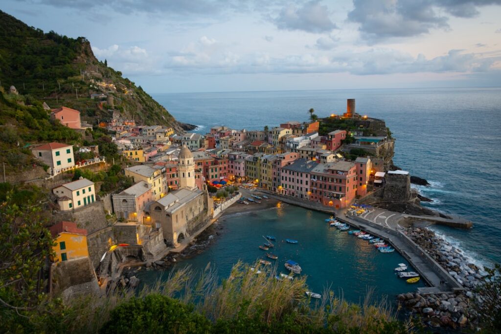 Porto di Monterosso al Mare all'alba