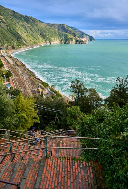 Stazione di Monterosso, banchina con vista sul mare