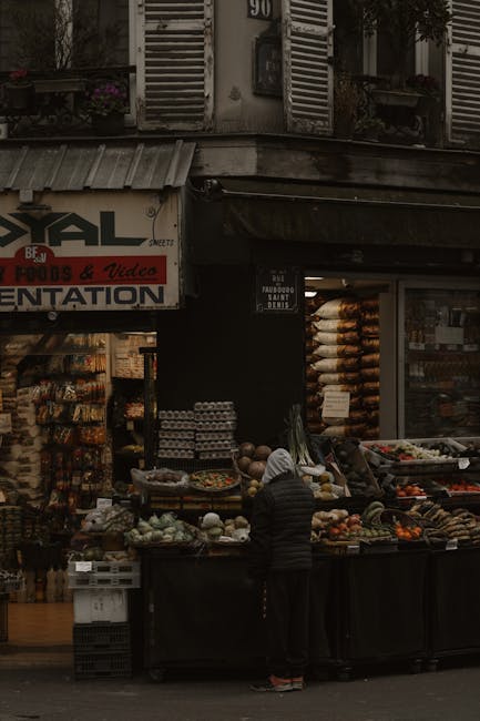 Bancarelle del mercato di Rue Cler a Parigi