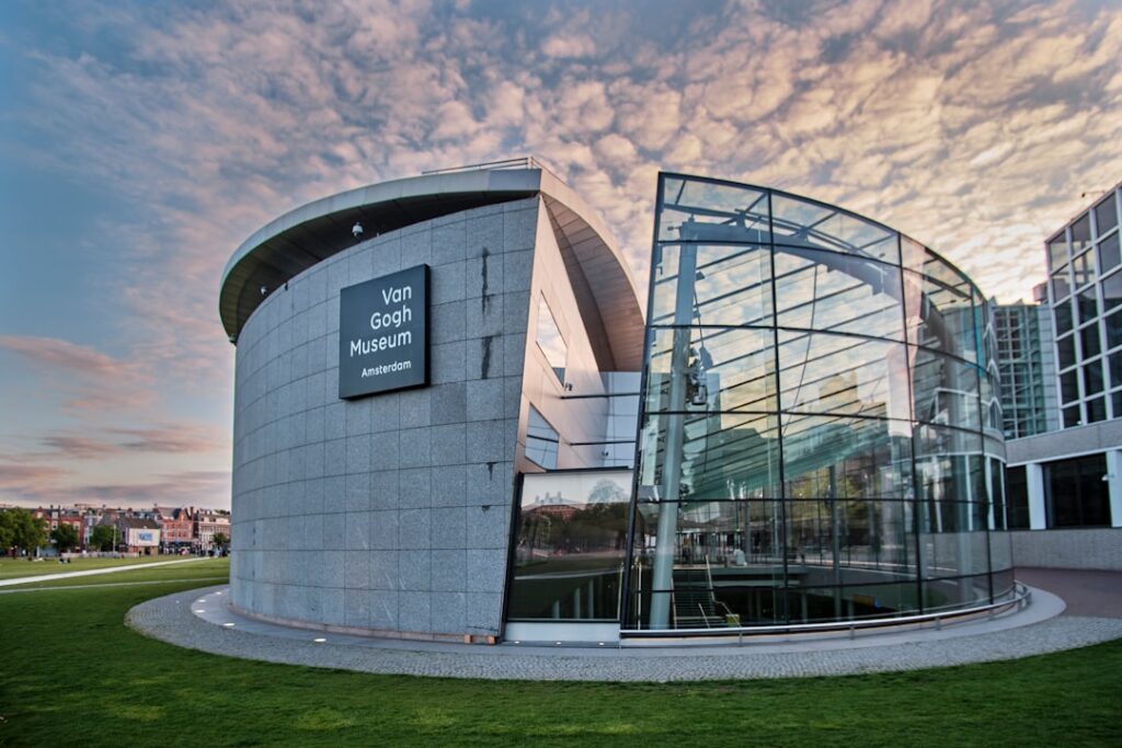 Van Gogh Museum-gebouw bij het Museumplein