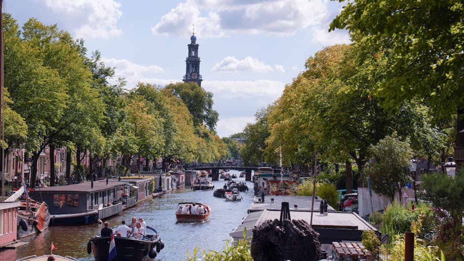 Canal picnic with market food near Prinsengracht