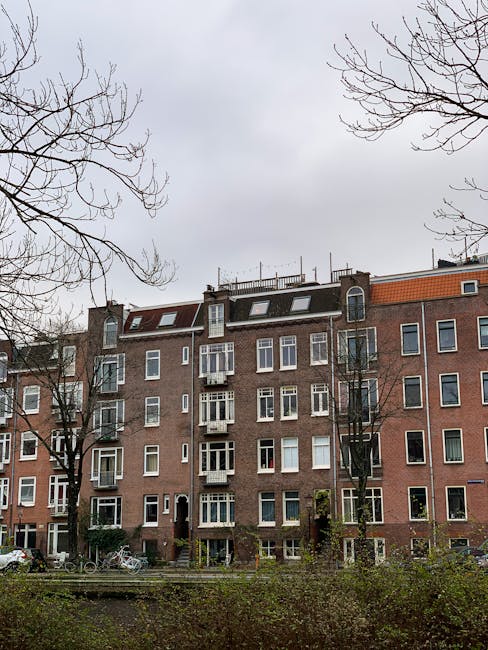 Apartment with canal view