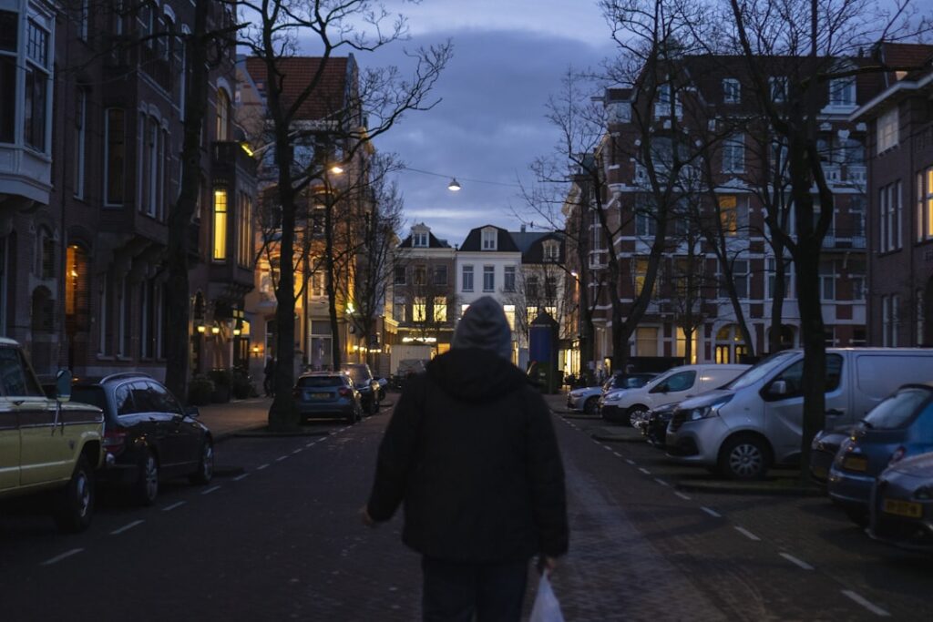 Street scene in De Pijp neighborhood