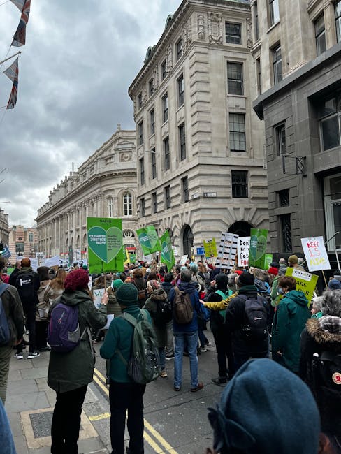 Demonstranten auf einer Londoner Straße