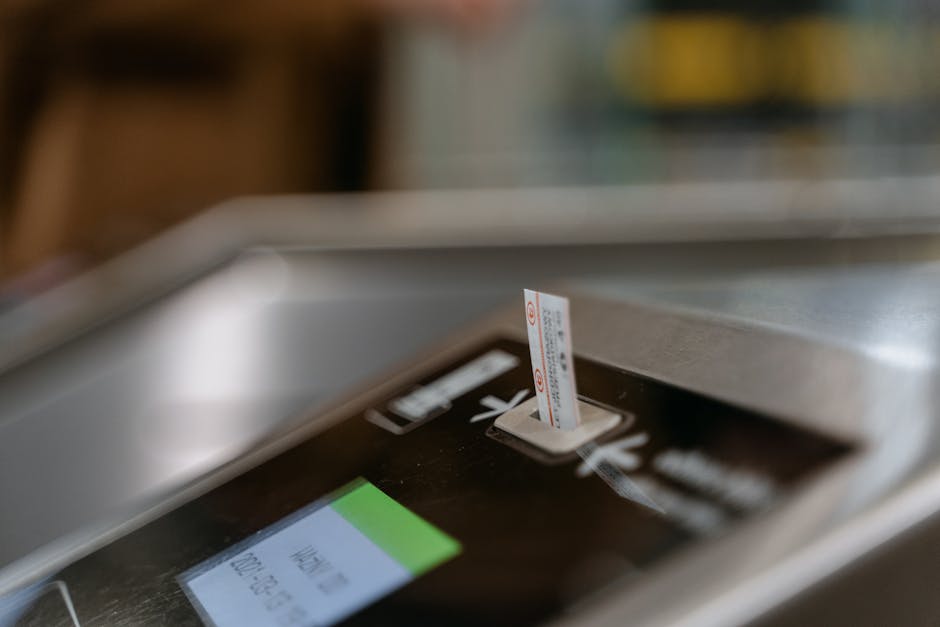 Distributore automatico della metropolitana con pagamento contactless