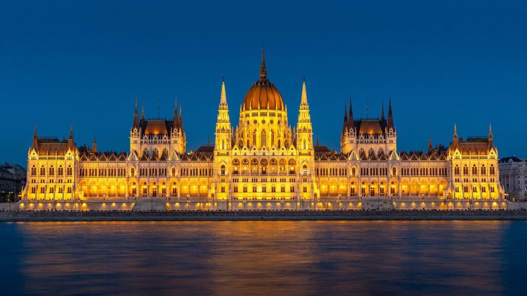 Gellértberg Sonnenuntergang mit Panorama über Budapest