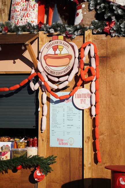 Kunde probiert Currywurst am Imbissstand