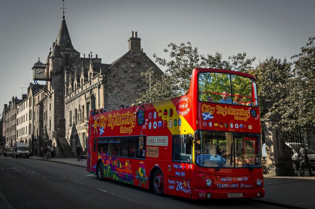 Edinburgh Castle bei Sonnenuntergang vom Royal Mile