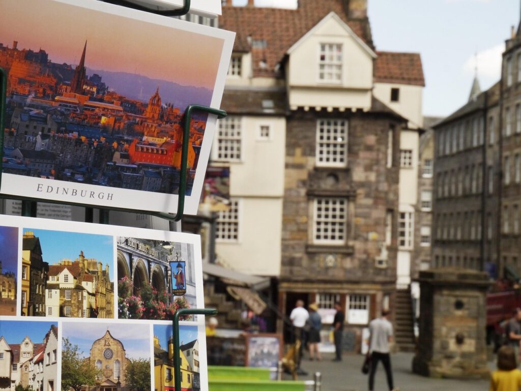 Außenansicht des John Knox House mit Fachwerkfassade
