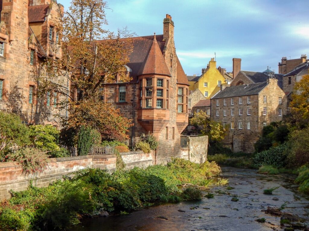 Dean Village am Wasser