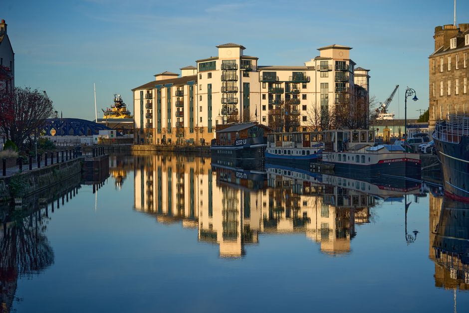 Uferpromenade von Leith mit Blick auf das Wasser