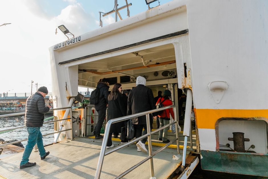 Gangway der Royal Yacht Britannia mit barrierefreier Rampe am Ocean Terminal