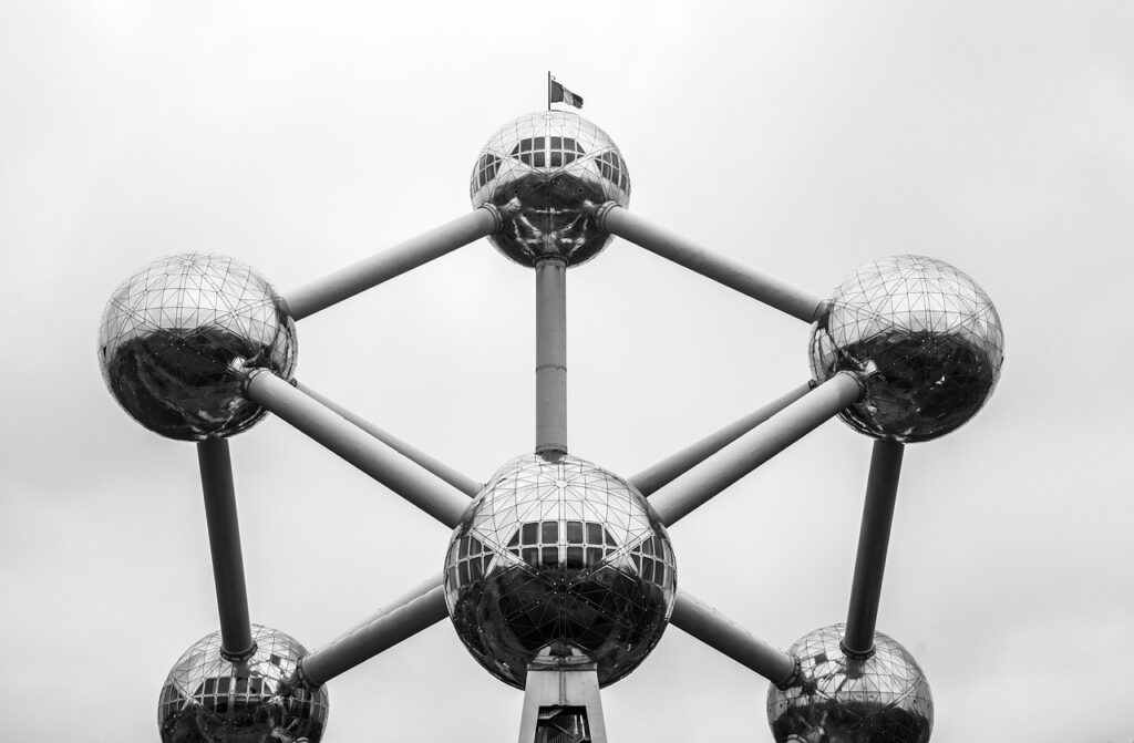 Atomium close-up reflective spheres