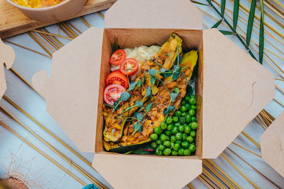 vegan takeaway in reusable packaging at a Brussels market