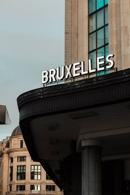 Eingang des Ausländeramts mit Beschilderung