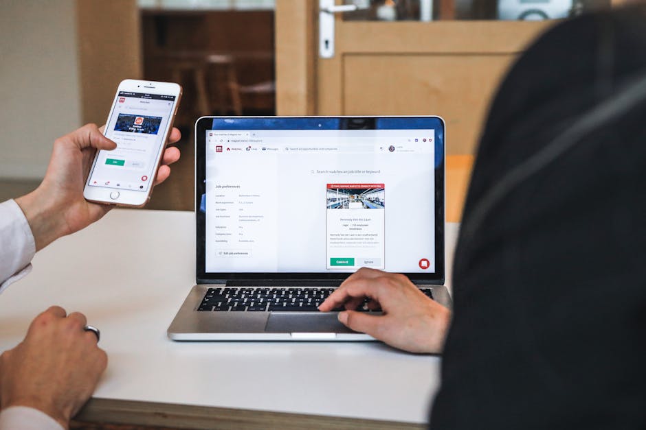 Person nutzt die Online‑Terminplattform der Gemeindeseite