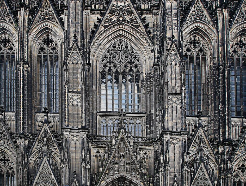 Gotische Außenfassade der Kathedrale St. Michael und St. Gudula