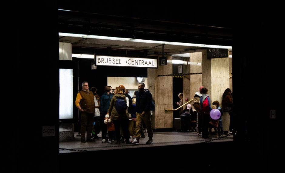 Bahnsteige am Morgen, Pendler am Bahnhof Bruxelles-Midi