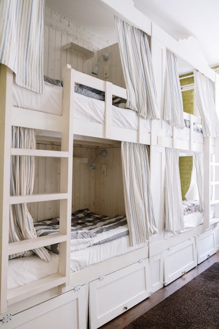 Slaapzaalinterieur in Villa Saint Exupéry Beach Hostel in Nice