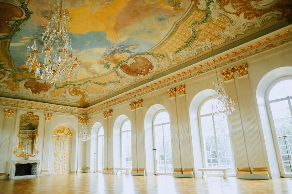 Sala storica con soffitti barocchi del museo