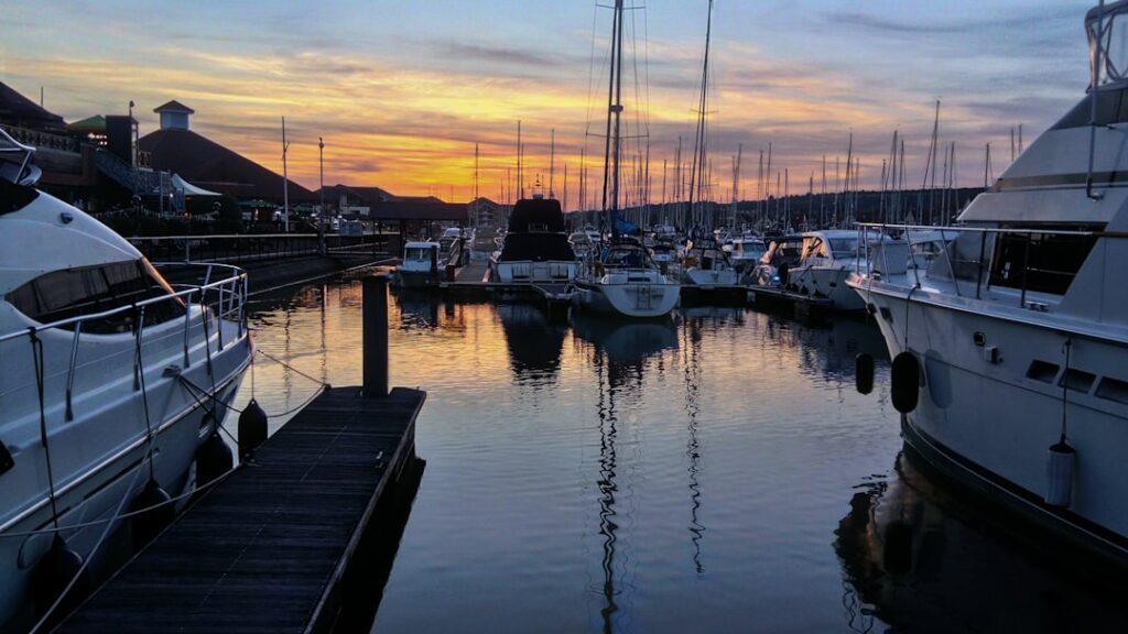 ristoranti sul molo al tramonto