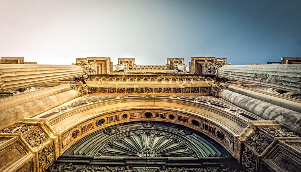 Banco biglietteria e ingresso del museo