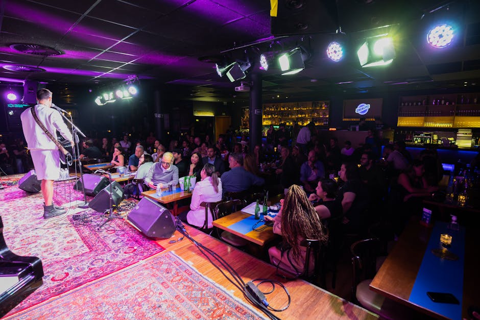 Wayne's Bar Nizza musica dal vivo e folla