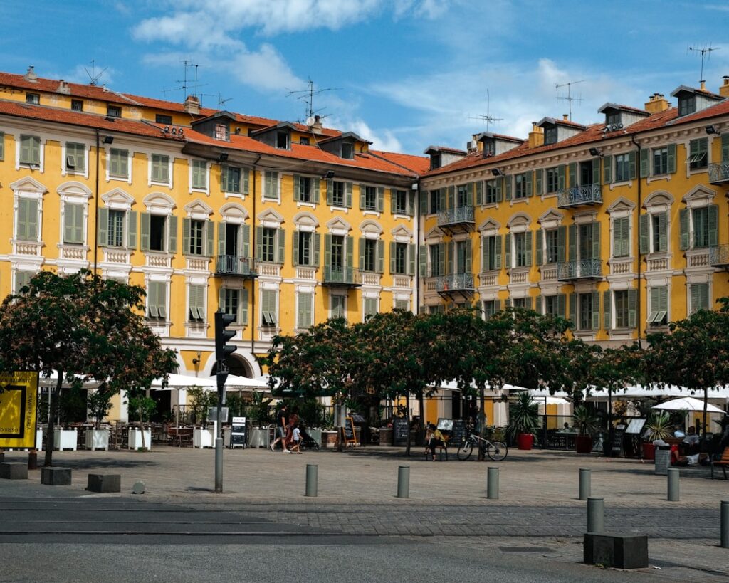 Place Garibaldi accessibile con aree pedonali