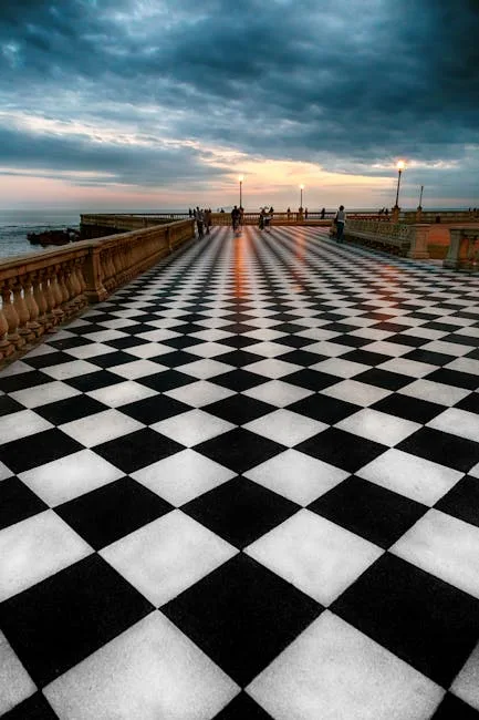 Esplanade à damier de la Terrazza Mascagni à Livourne au coucher du soleil