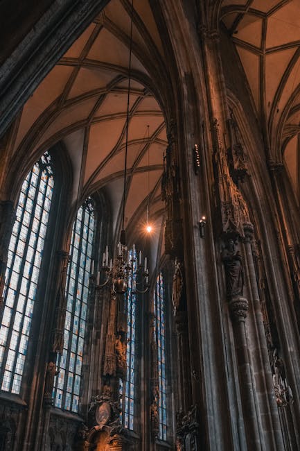 Interno della Cattedrale di Santo Stefano con luce mattutina
