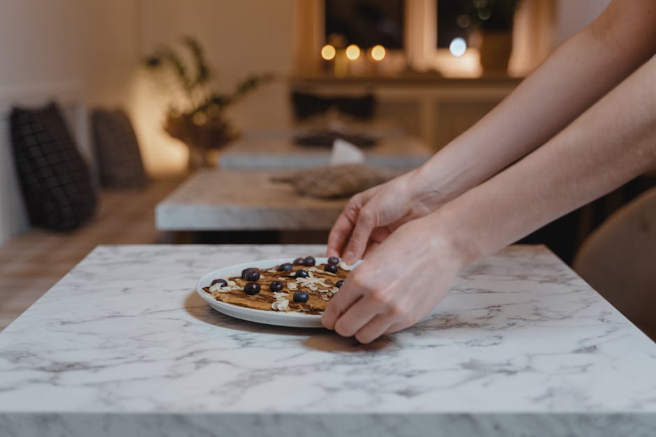 Vegan brunch met pannenkoeken en koffie bij Deli Bluem, Wenen