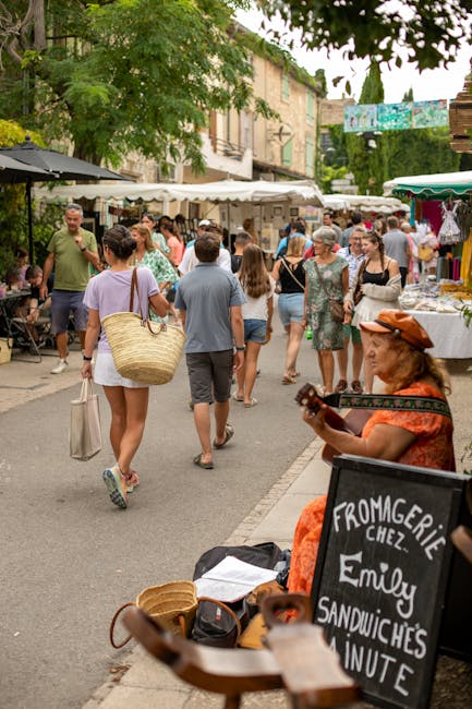 Mercato mattutino animato a Saint-Rémy-de-Provence