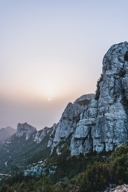 Tramonto sulle creste delle Alpilles visto da Les Baux