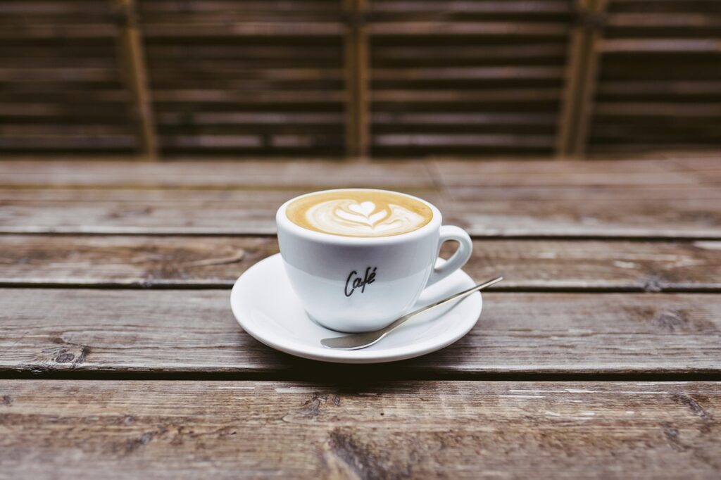 Gärtnerplatz markt met specialty coffee en espresso op tafel
