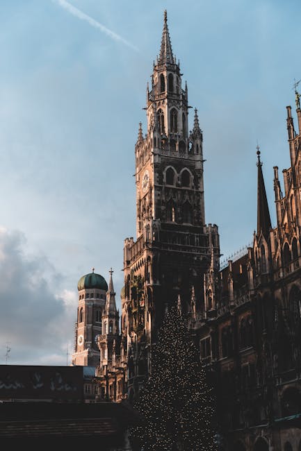 Neues Rathaus, Marienplatz facade at sunset