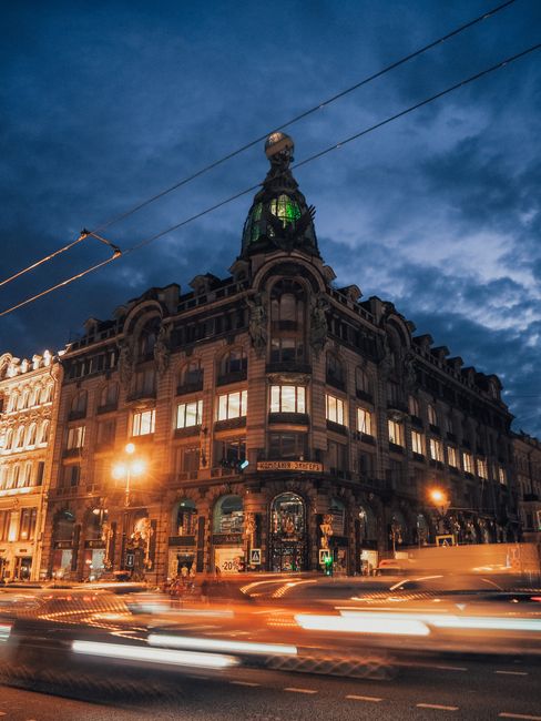 Nevsky Prospekt bij nacht