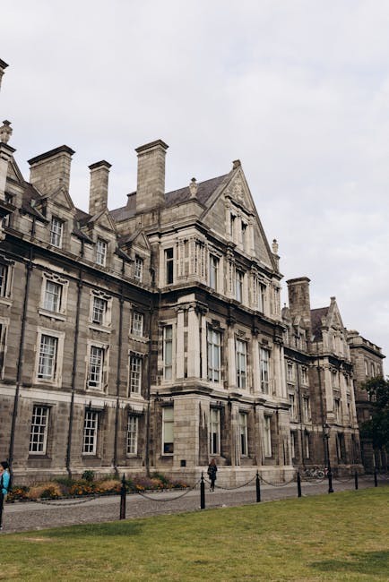 Vorderansicht des Trinity College Dublin