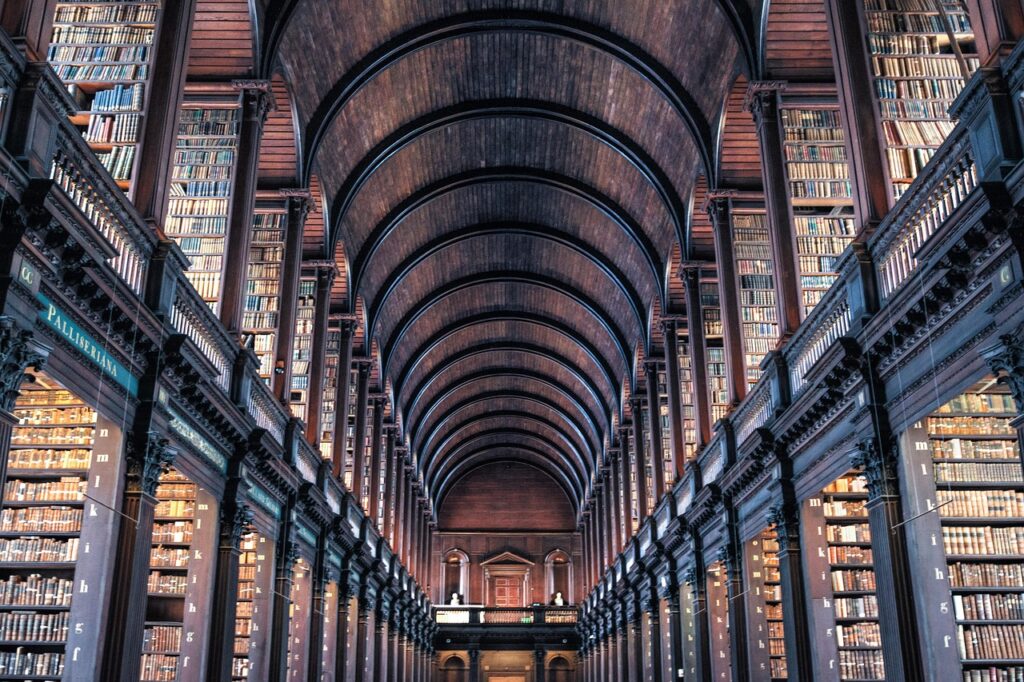 Wnętrze Long Room w Trinity College