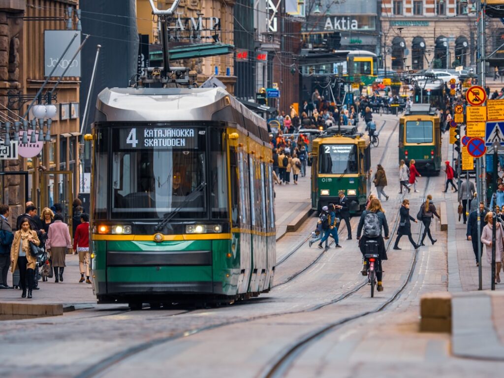 Cycle and tram together in Lyon