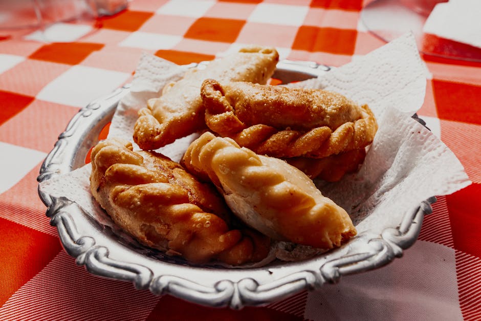 La Cantina de Gardel empanadas plate on Calle Granada