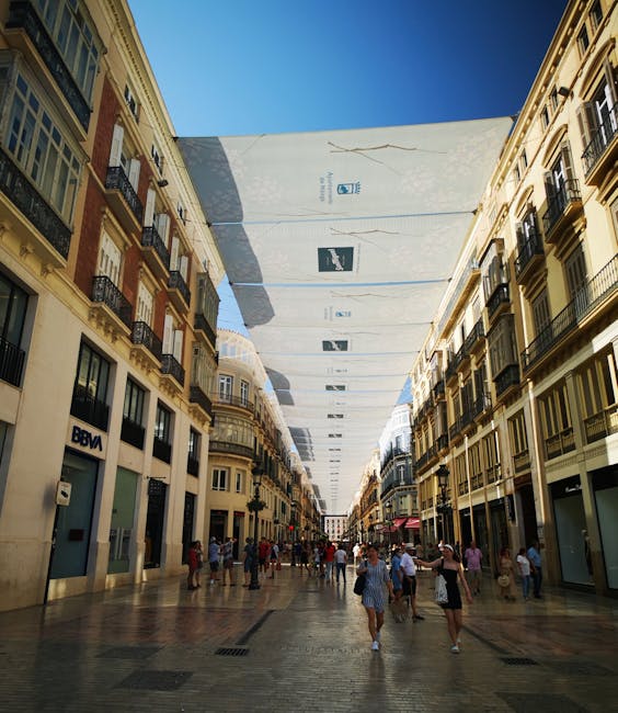 Afternoon crowd on Calle Larios