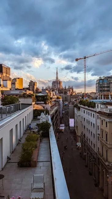 Vue sur la cathédrale Duomo et la via centrale de Milan