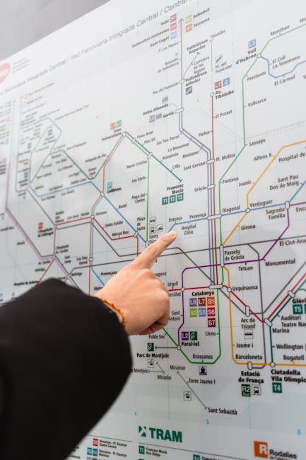 Klare Wegweiser und Netzplan der Mailänder U-Bahn.