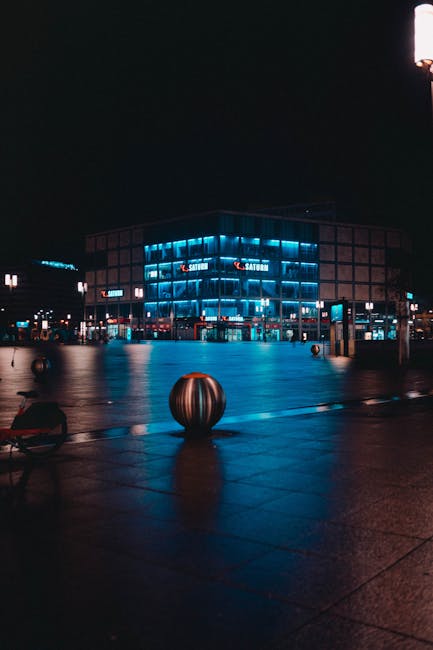 Stureplan di notte con luci al neon