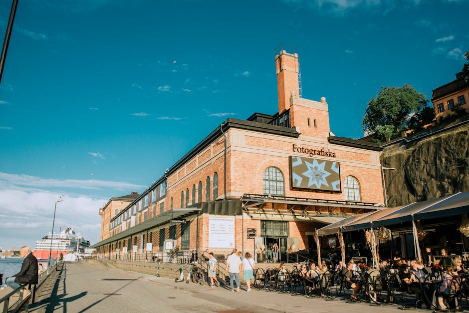 Wystawa w Fotografiska wieczorem