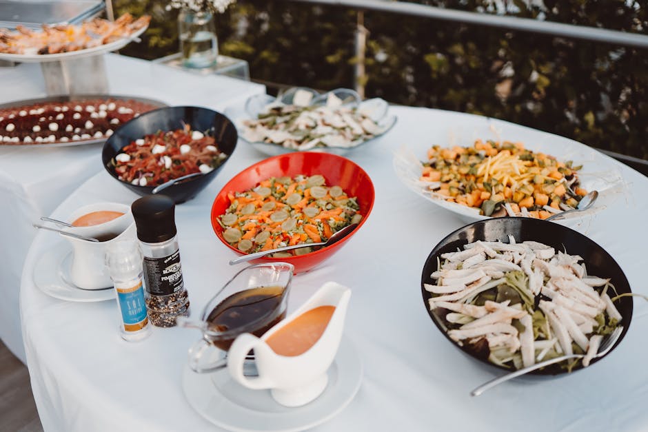 buffet en terras met zeezicht bij Hermans