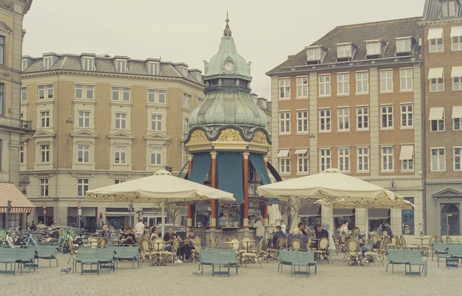 Placyk Nytorget z kawiarniami na świeżym powietrzu