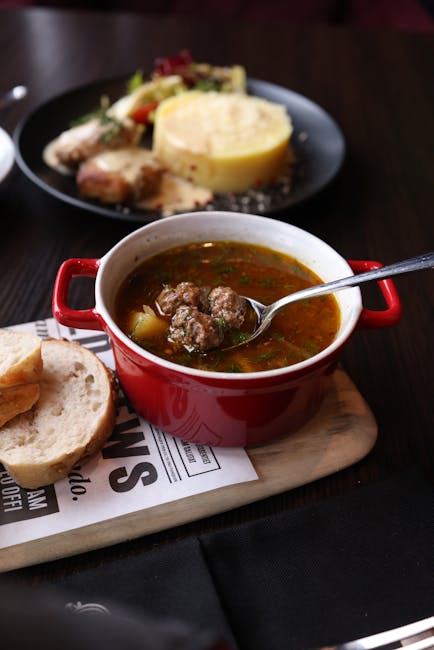 Schwedische Köttbullar serviert im Pelikan
