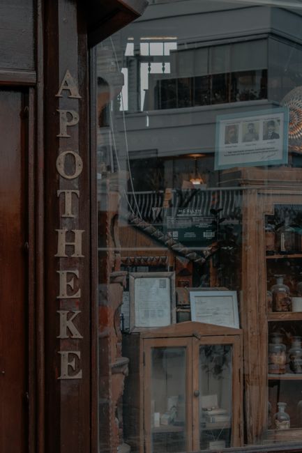 Innenbereich einer schwedischen Apotheke (Apoteket)