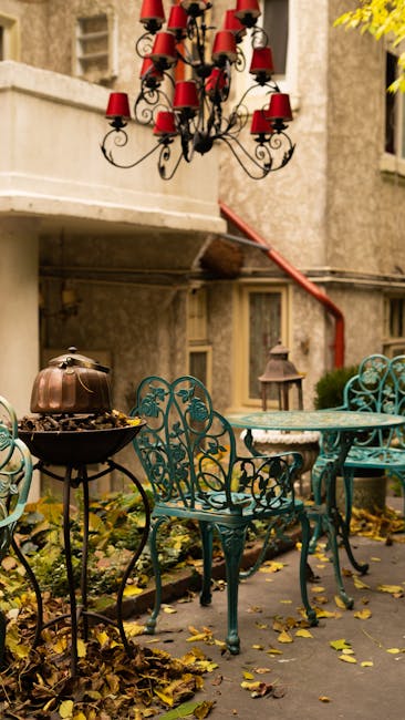 Charmanter Innenhof eines Boutique‑Hostels in Bukarest